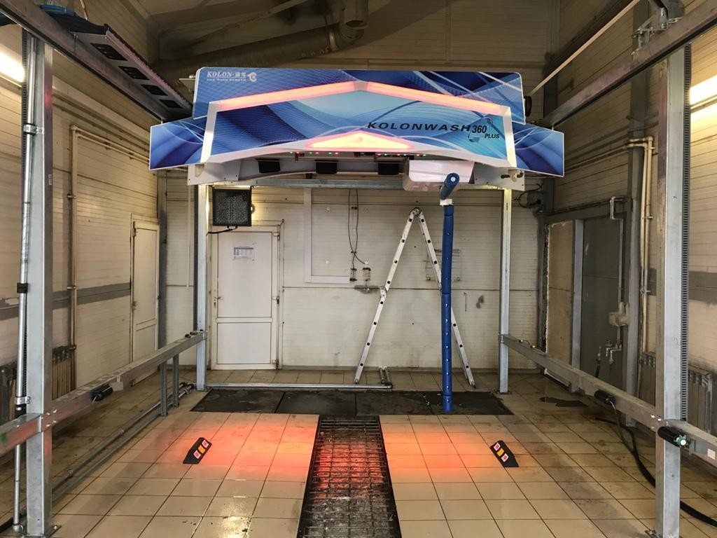 Dokunmasız Basınçlı Otomatik Araba Yıkama Makinesi 24.5Kw Güç Düzenlenebilir Su Basıncı Çoklu Ödeme Seçenekleri