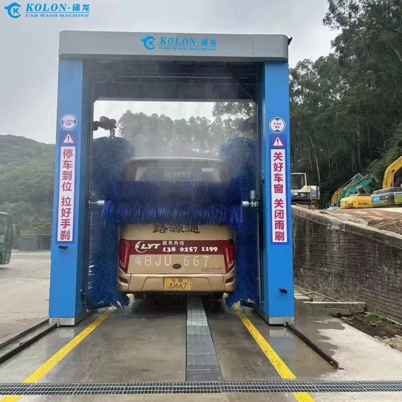 Kolon, en iyi otobüs yıkama makinemizle eşsiz temizlik sonuçları elde etti.